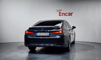 ES300h 7th Generation