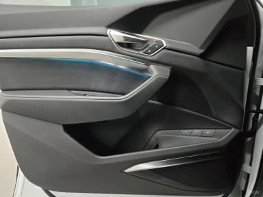Q8 e-tron (GE)