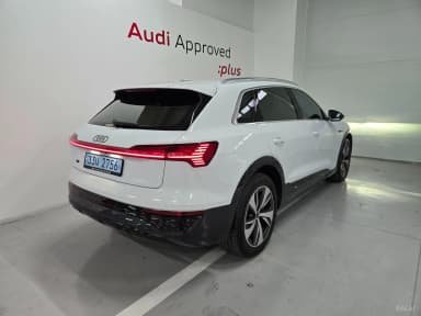 Q8 e-tron (GE)