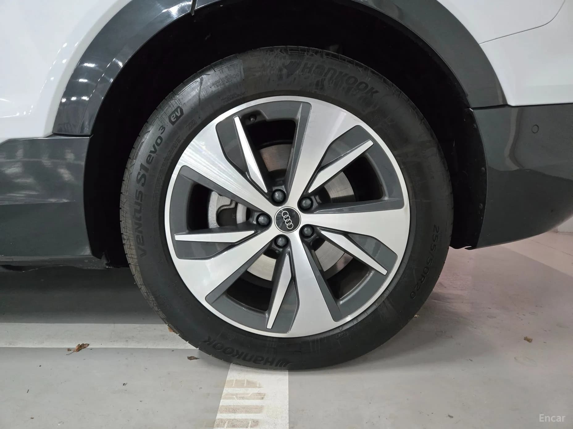 Q8 e-tron (GE)
