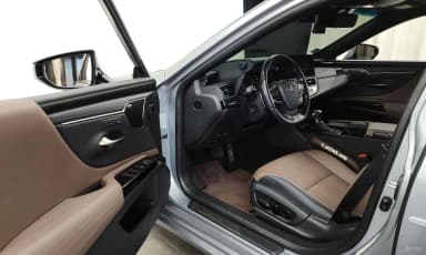 ES300h 7th Generation