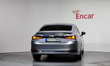 ES300h 7th Generation