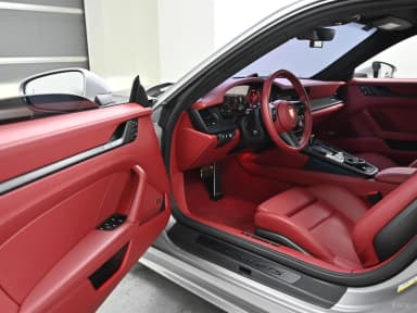 911 (992)