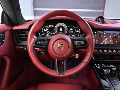 911 (992)