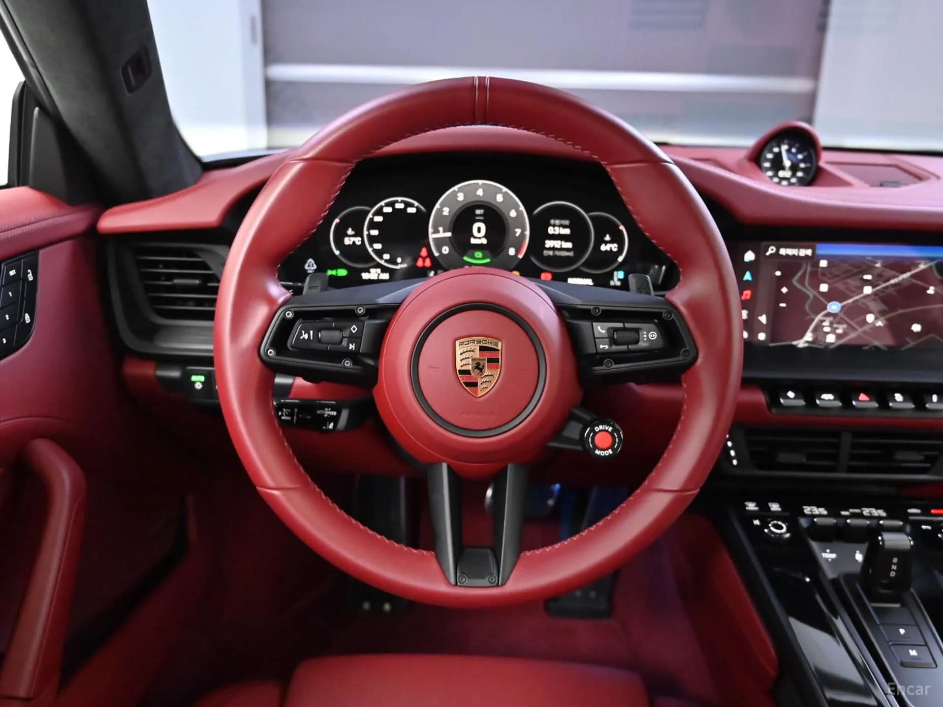 911 (992)
