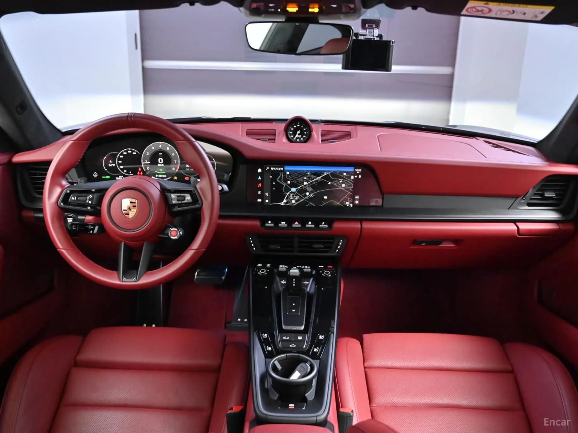 911 (992)