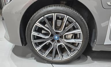 7 Series (G11)