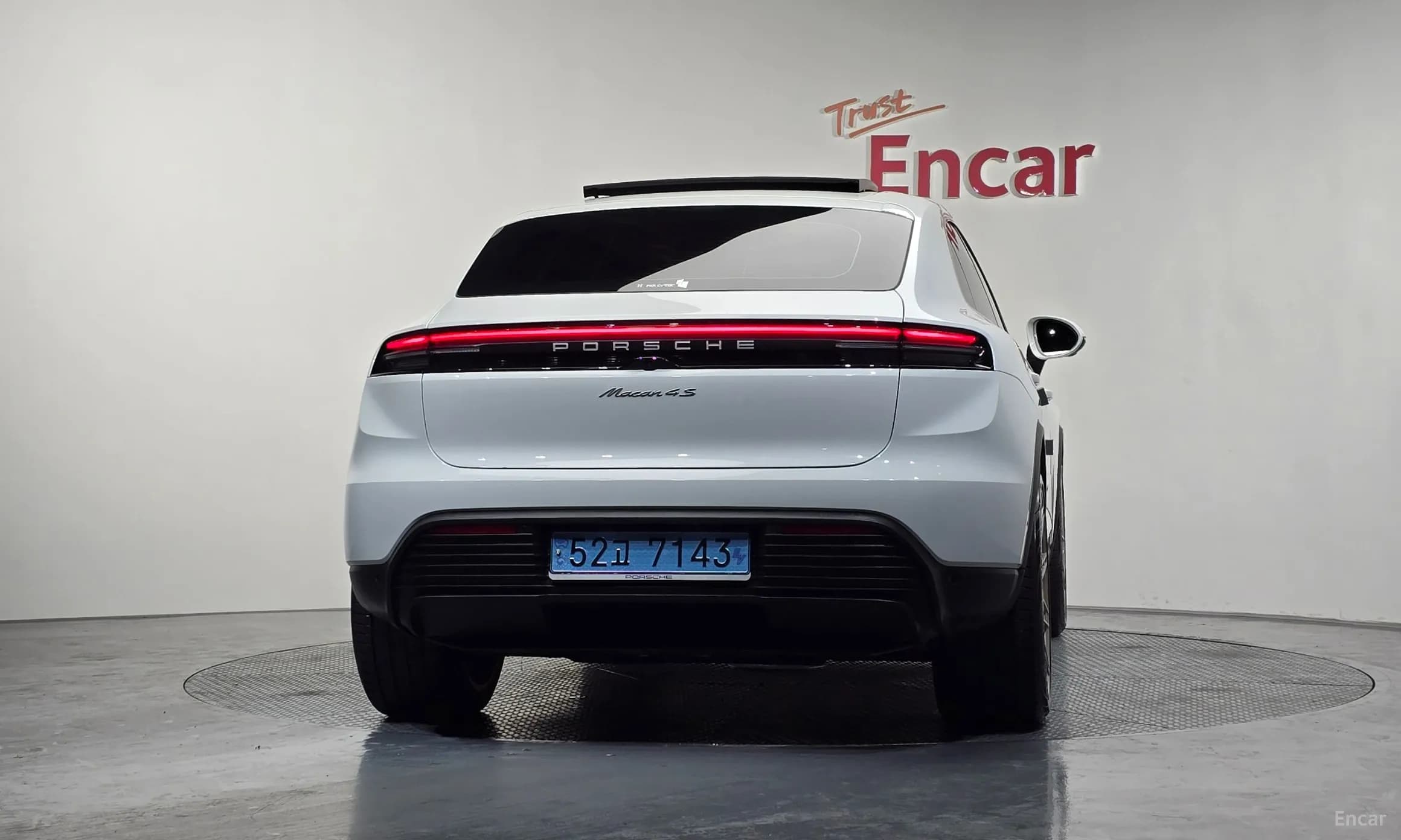 Macan EV