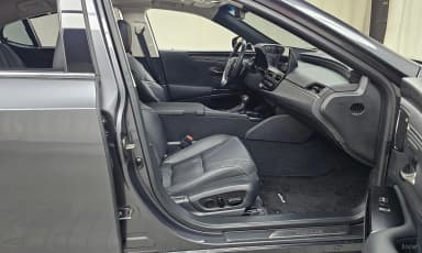 ES300h 7th Generation