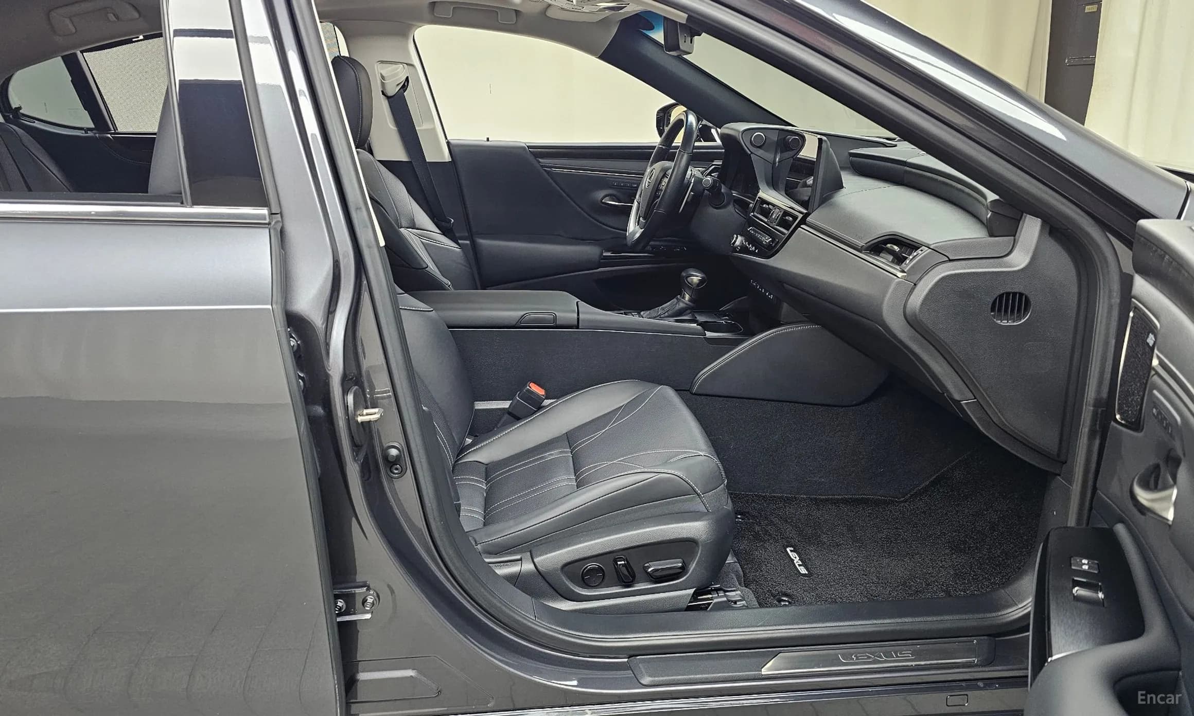 ES300h 7th Generation