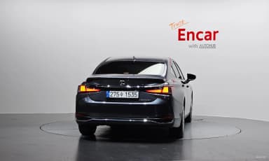 ES300h 7th Generation