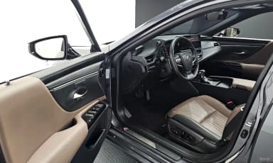 ES300h 7th Generation