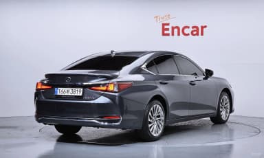 ES300h 7th Generation