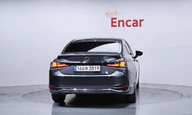 ES300h 7th Generation