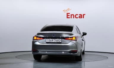 ES300h 7th Generation