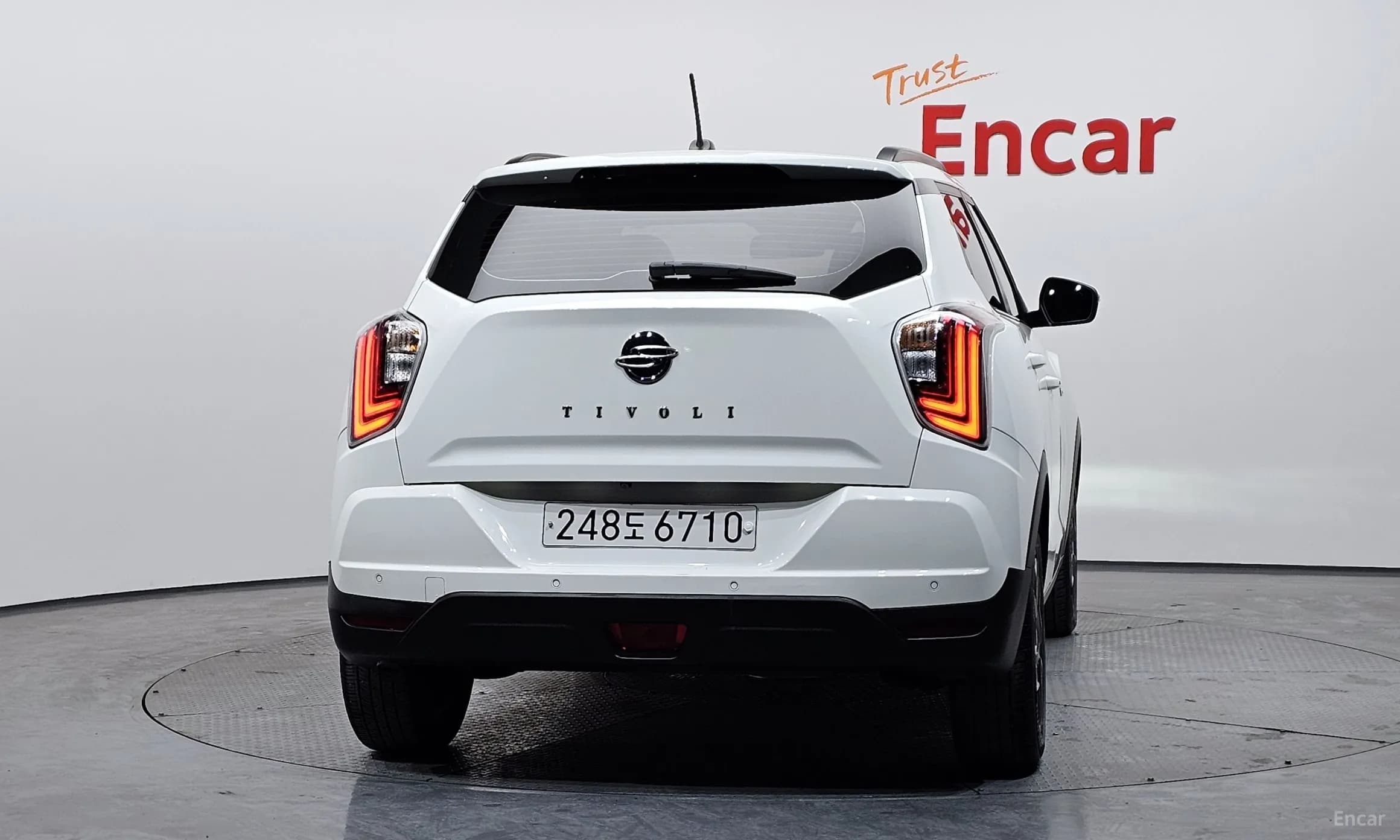 Berry New Tivoli