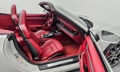 911 (992)