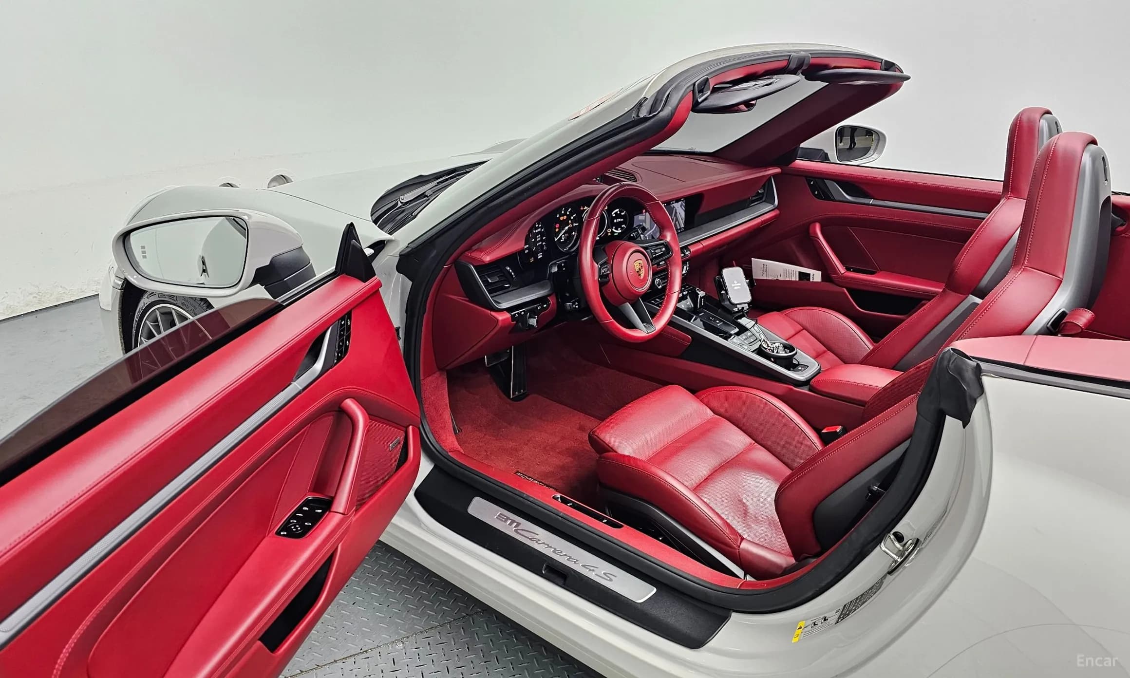911 (992)