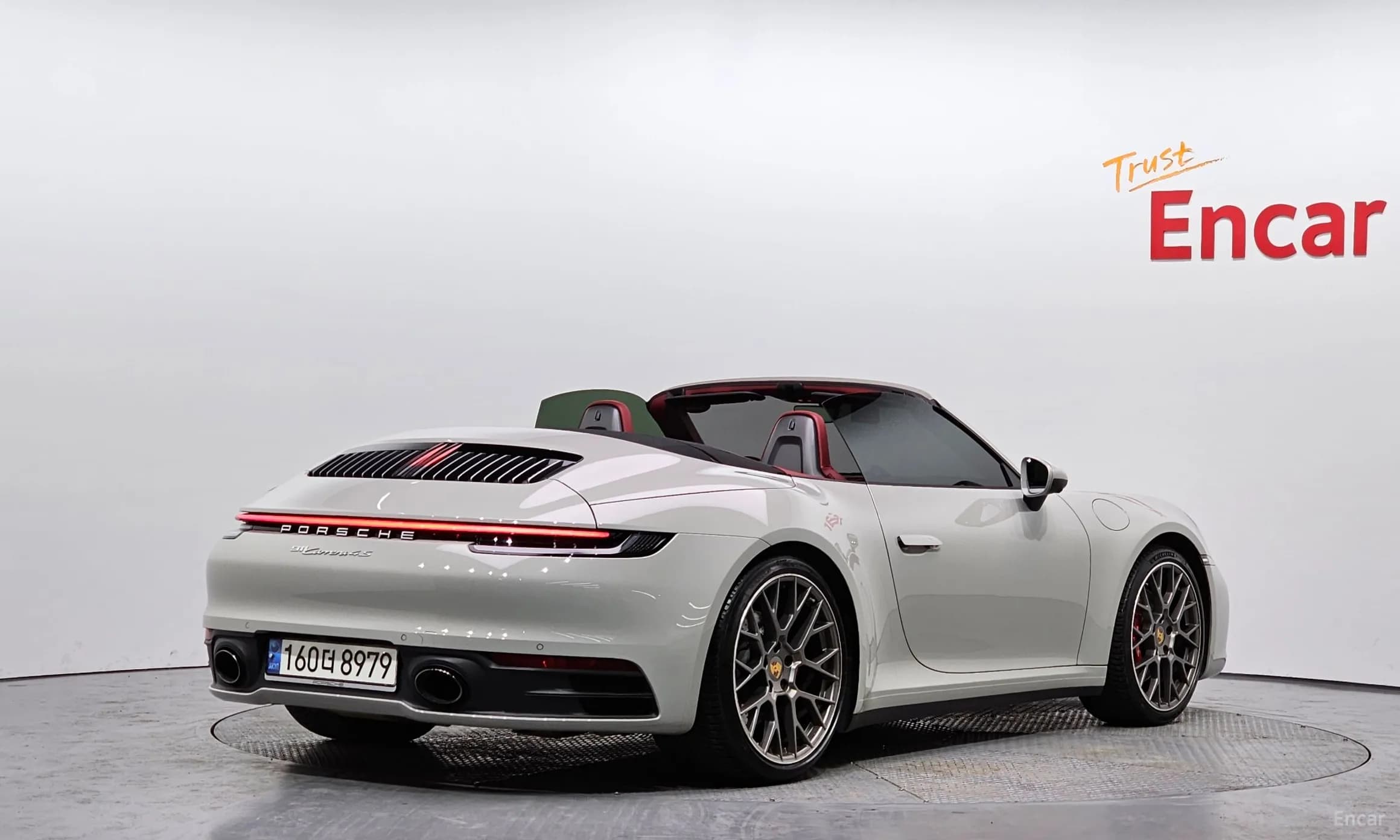 911 (992)