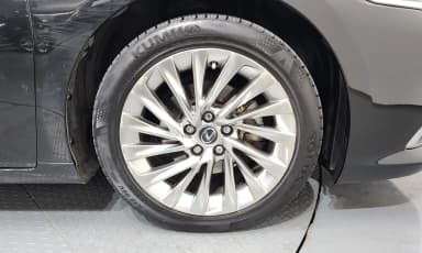 ES300h 7th Generation