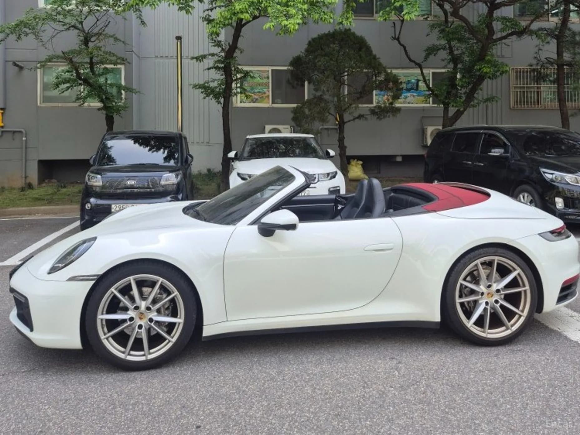 911 (992)