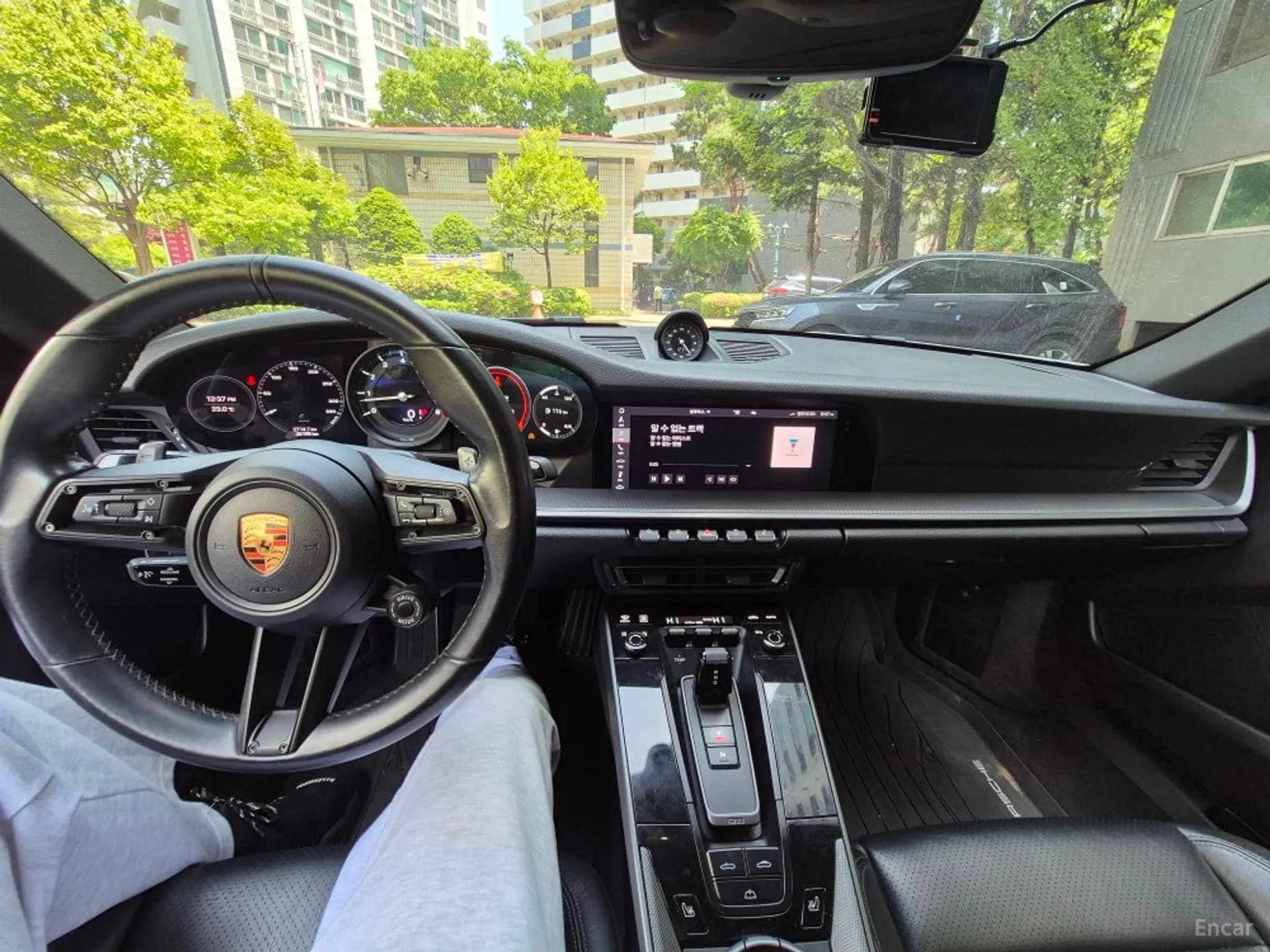 911 (992)