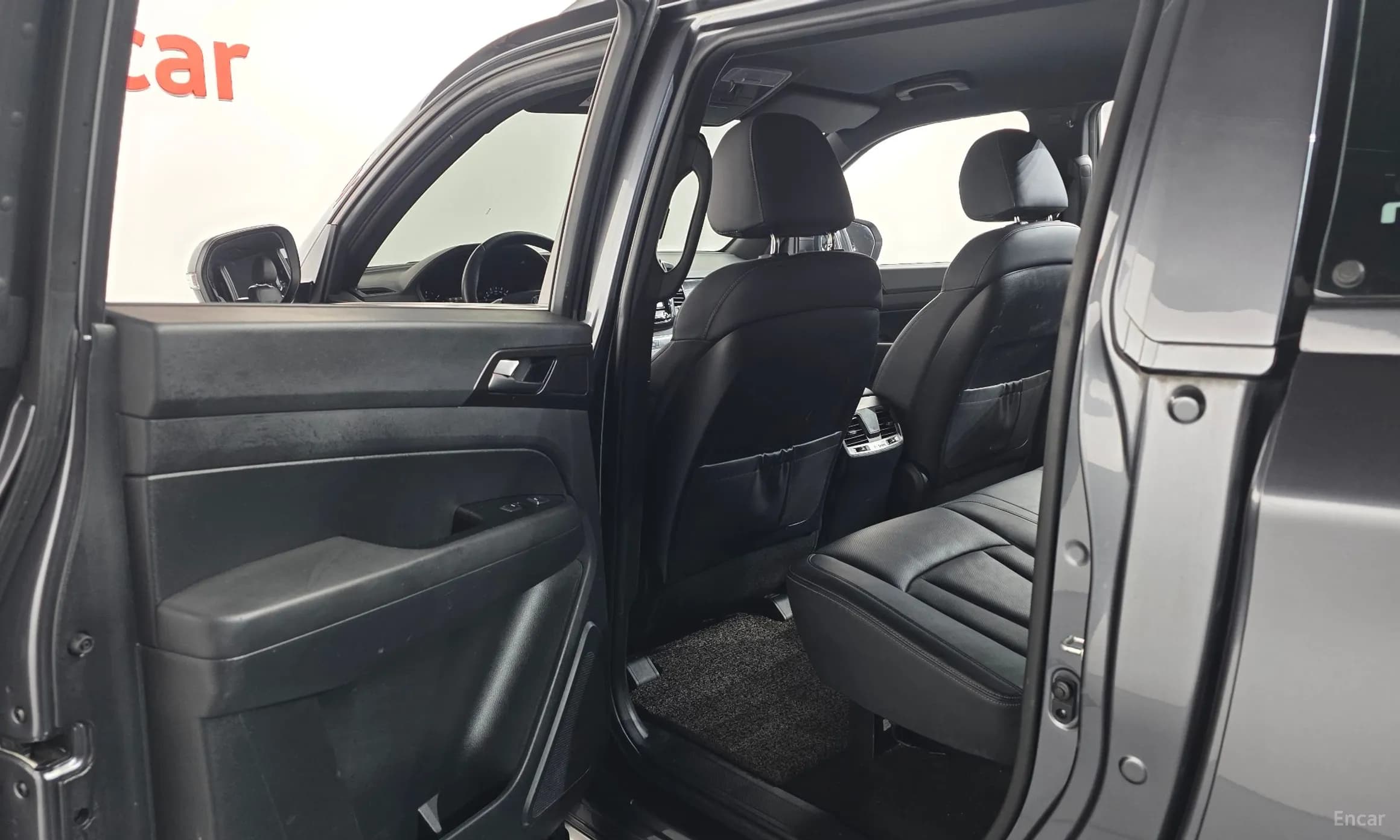Rexton Sports Khan