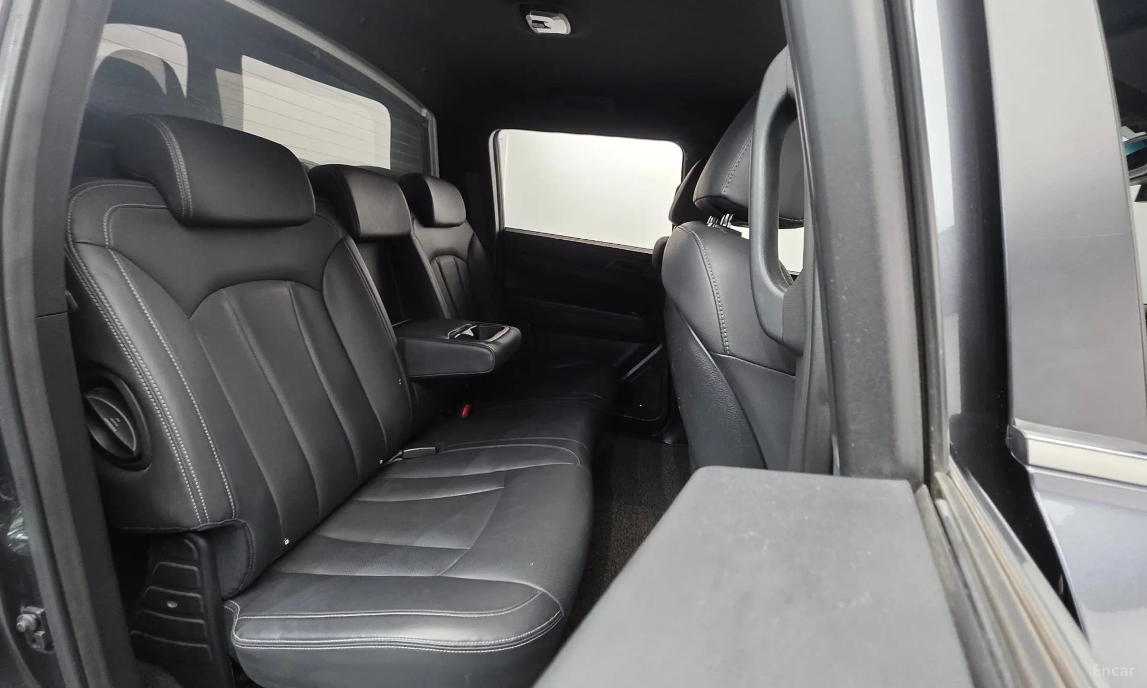 Rexton Sports Khan