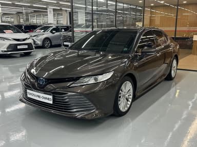 Camry (XV70)