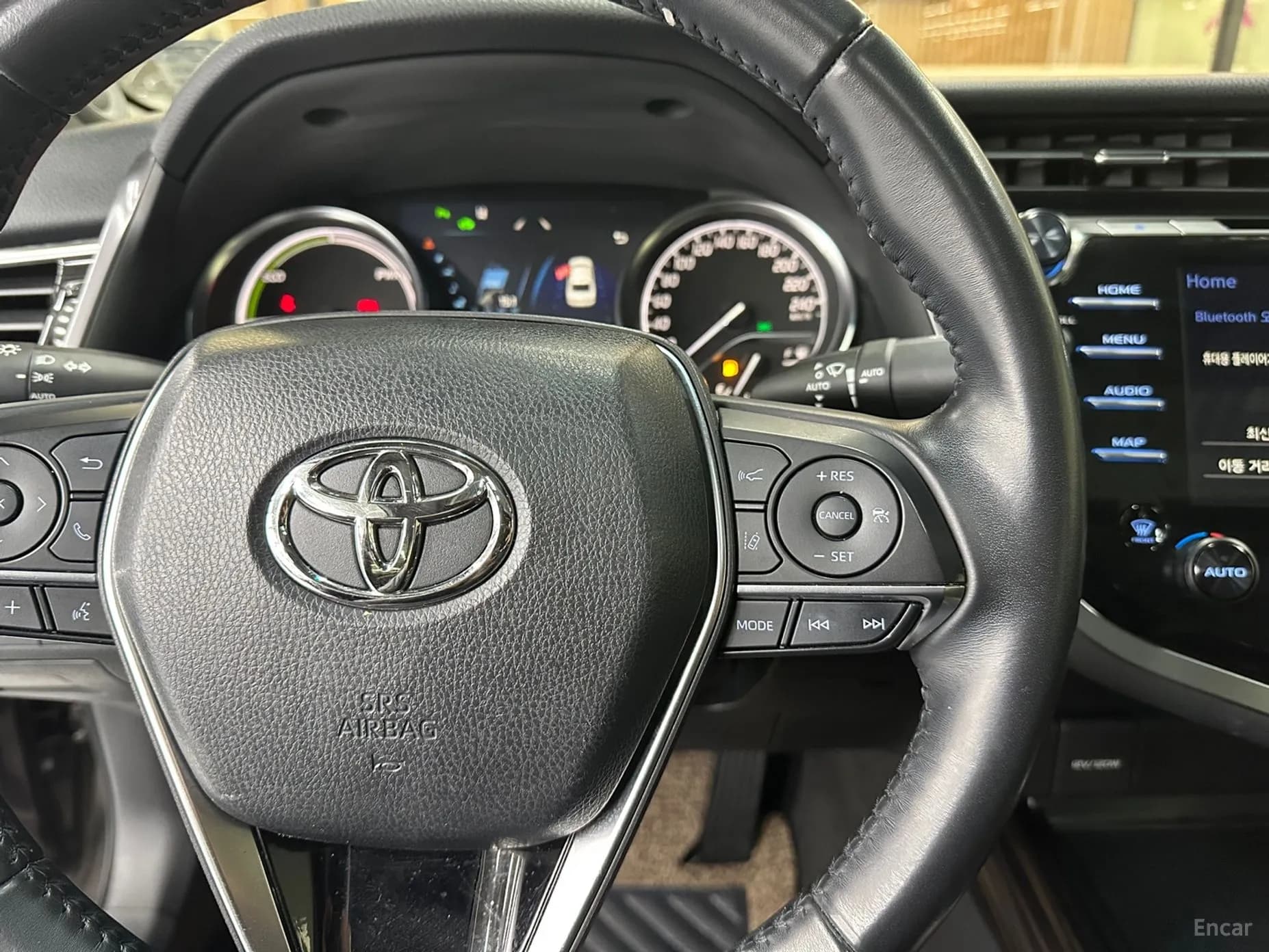 Camry (XV70)
