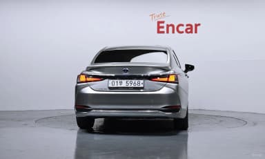 ES300h 7th Generation