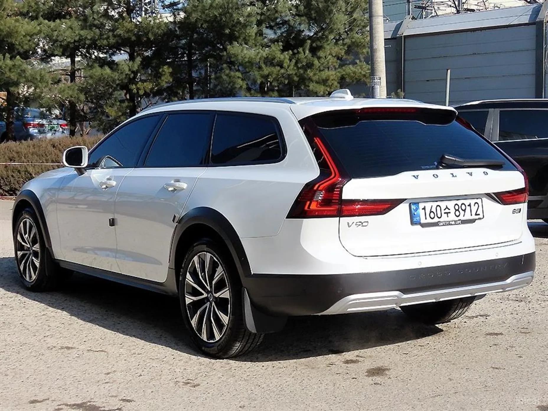 V90 Cross Country
