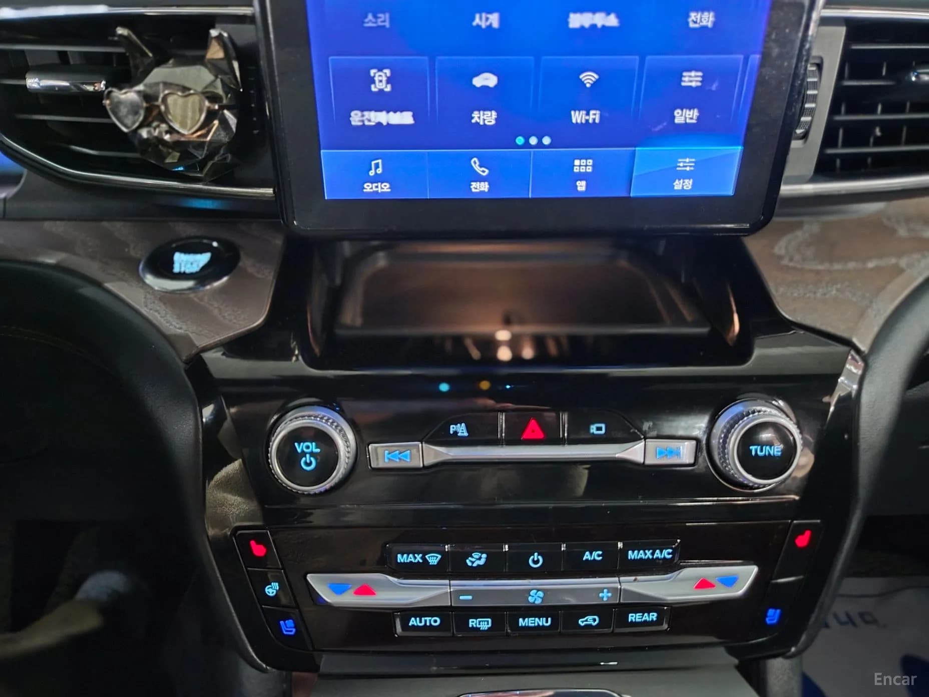 Explorer 6th Generation