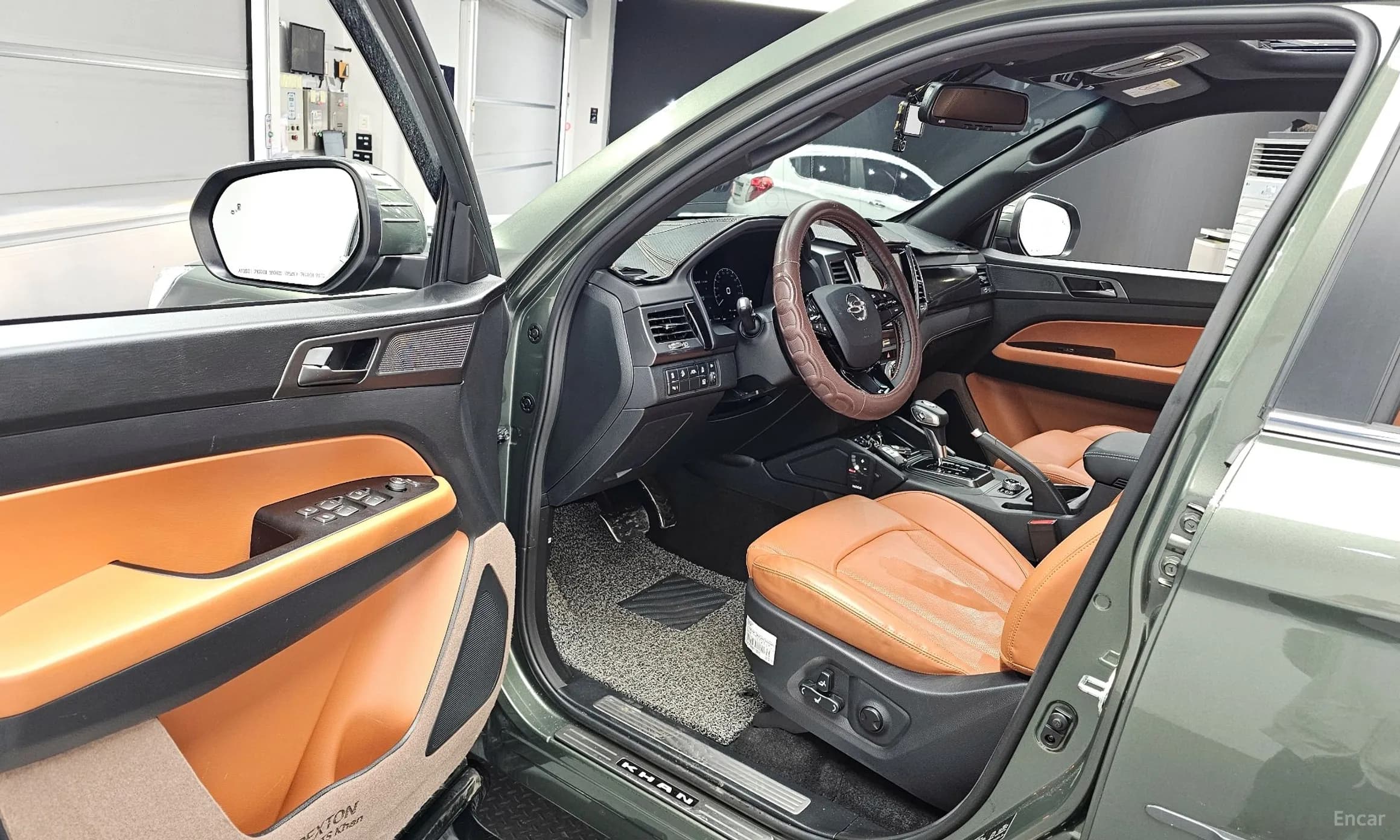 Rexton Sports Khan