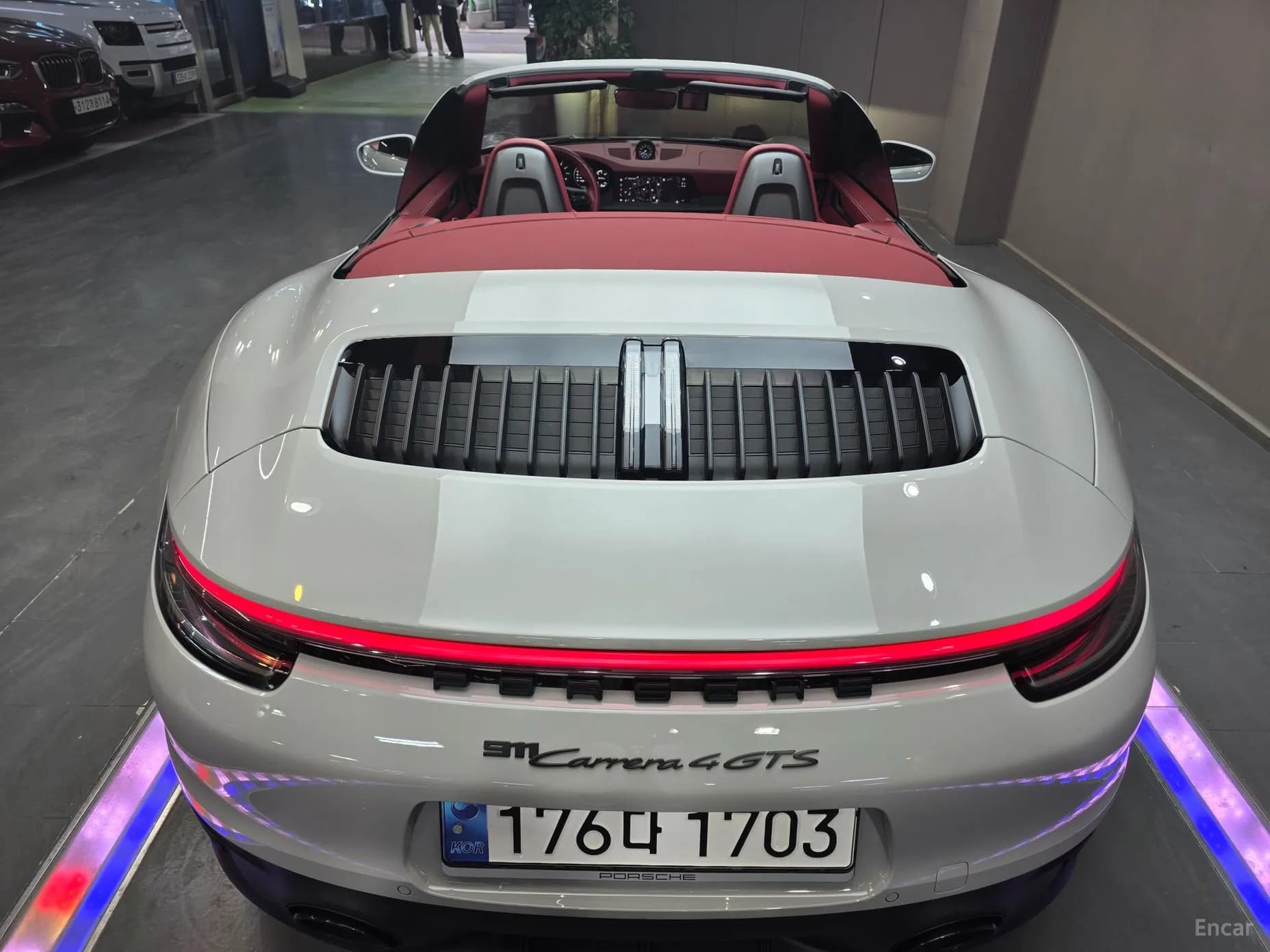 911 (992)