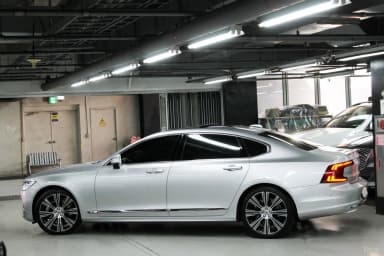 S90