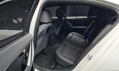 5 Series (G60)