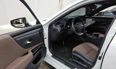 ES300h 7th Generation