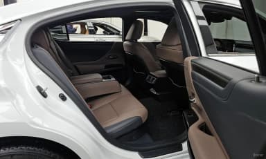 ES300h 7th Generation