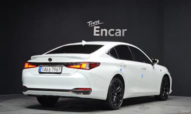 ES300h 7th Generation