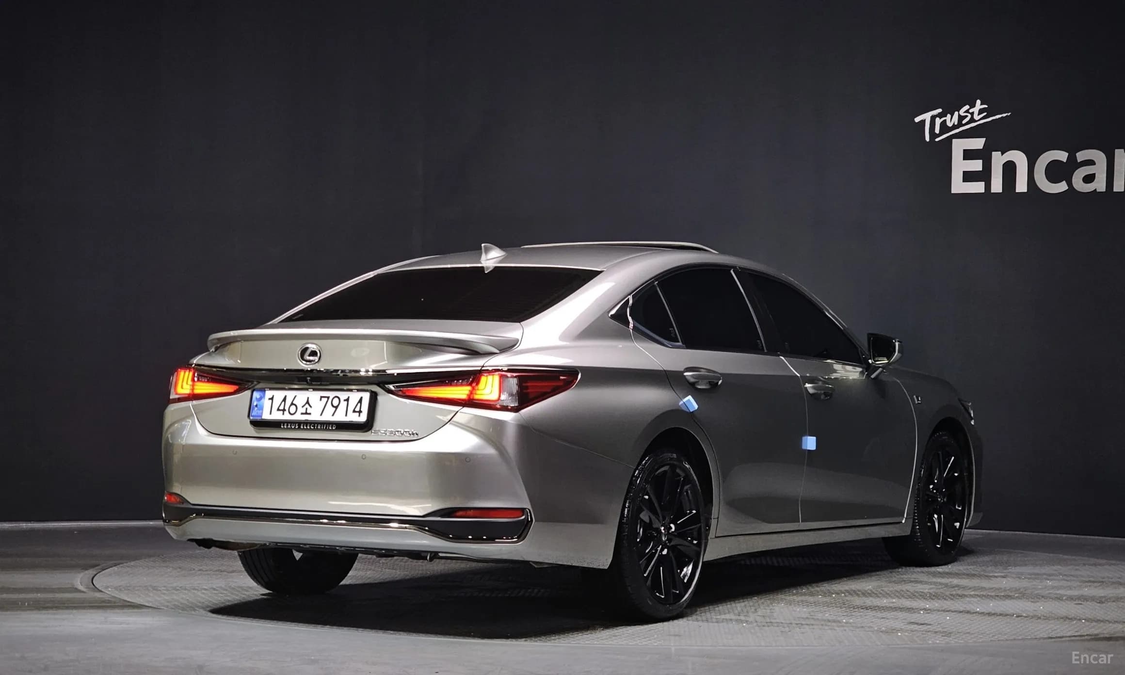 ES300h 7th Generation