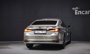 ES300h 7th Generation