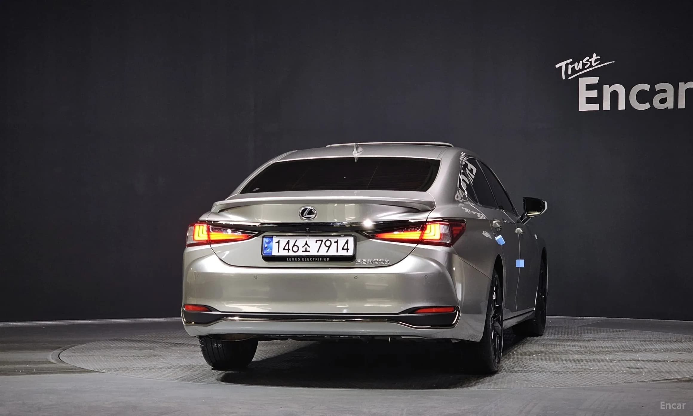 ES300h 7th Generation