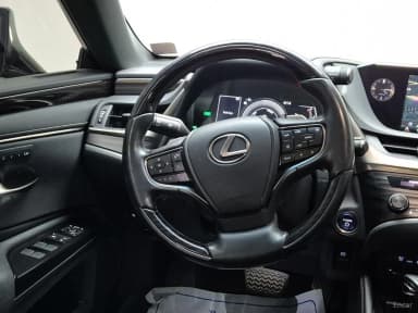 ES300h 7th Generation