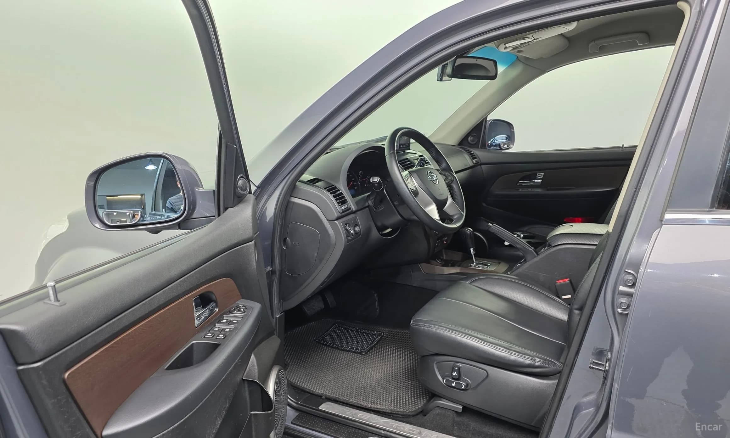 Rexton W