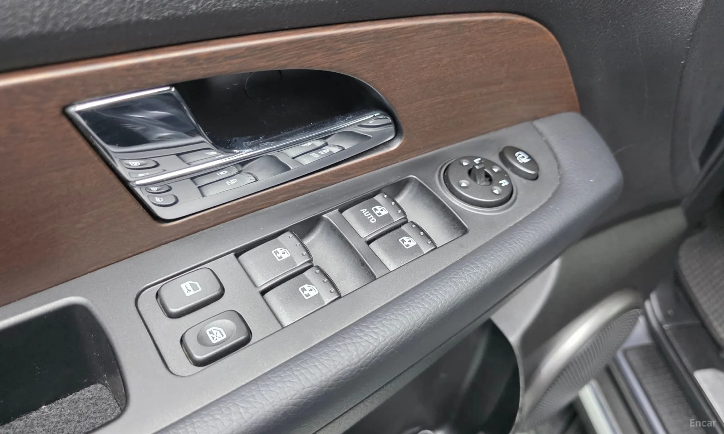 Rexton W