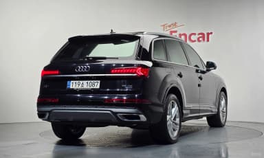 Q7 (4M)