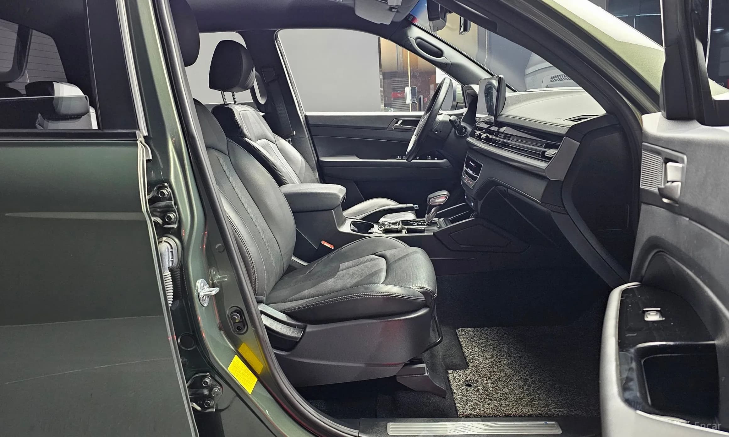 Rexton Sports Khan