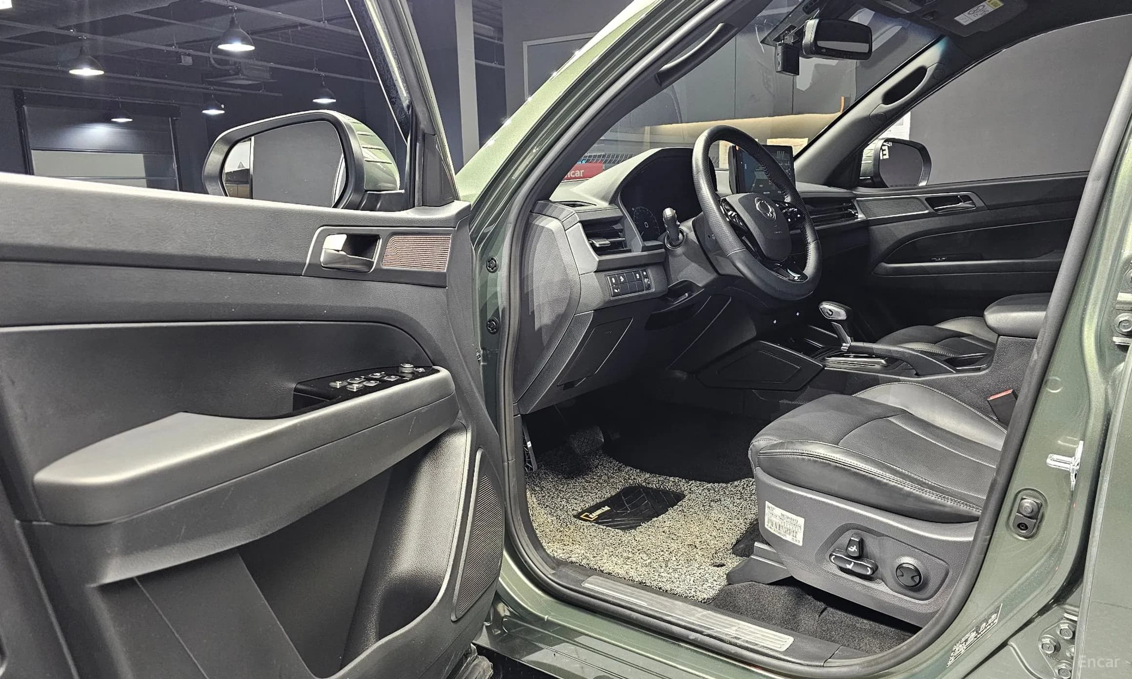 Rexton Sports Khan