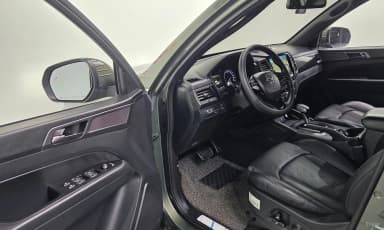Rexton Sports Khan